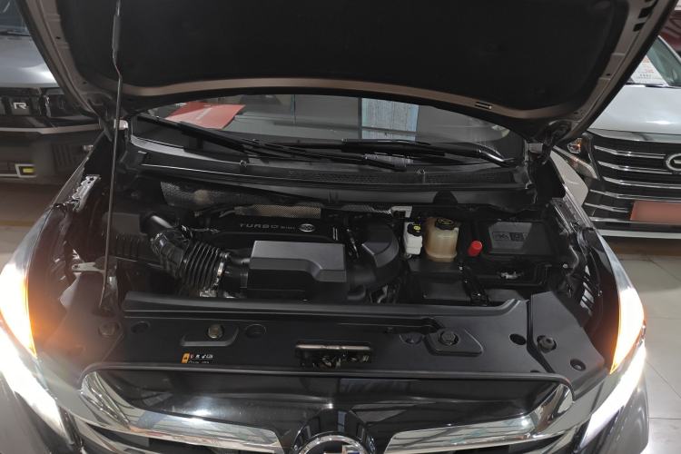 Used Buick GL8 2023 Facelifted Land Cruiser Executive Luxury Version Engine Bay