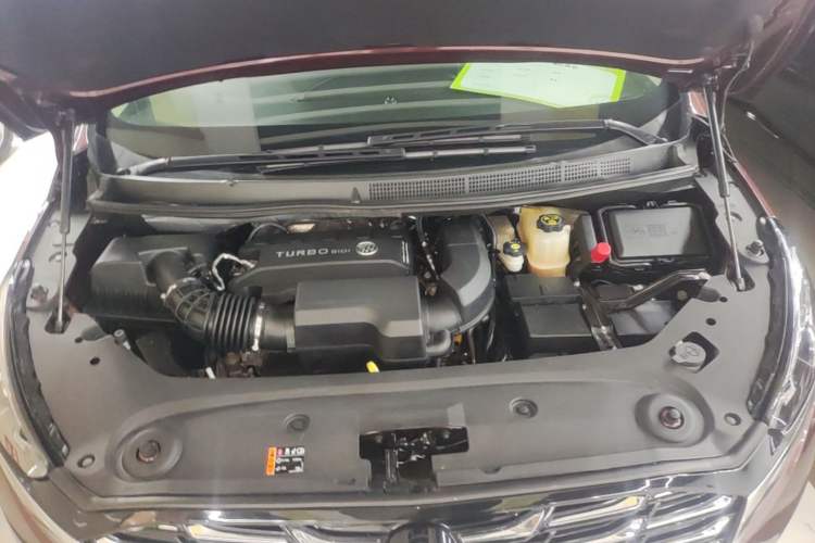 Used Buick GL8 2023 ES Lu Zun Deluxe Model Engine Bay