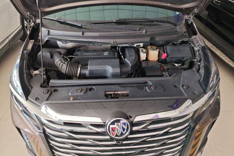 Used Buick GL8 2023 Facelifted Land Cruiser Executive Luxury Version Engine Bay
