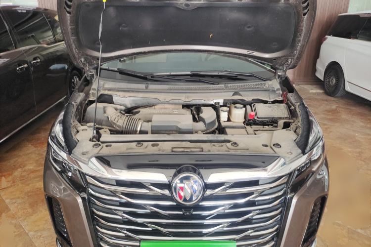 Used Buick GL8 2023 Facelifted Land Cruiser Executive Luxury Version Engine Bay