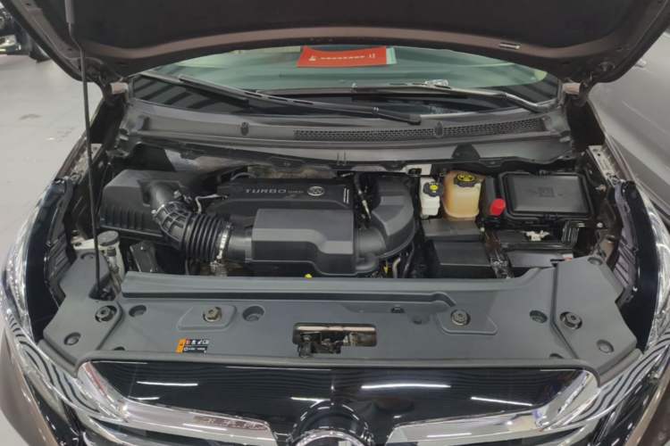 Used Buick GL8 2023 Land Executive Class Deluxe Model Engine Bay