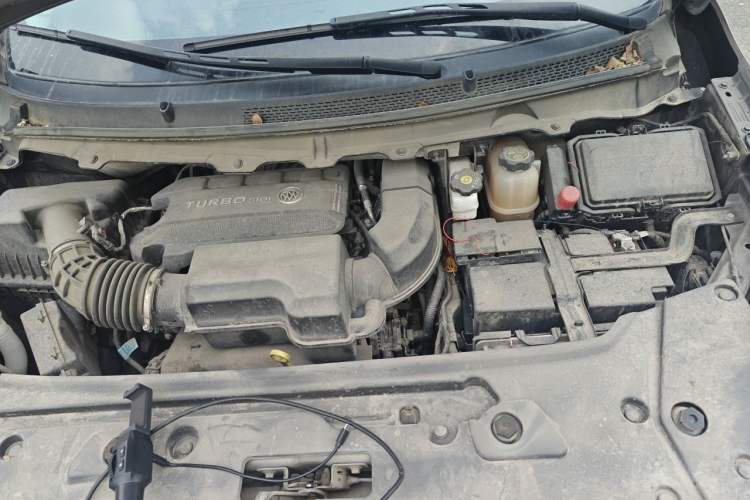 Used Buick GL8 2023 Land Executive Class Comfort Model Engine Bay