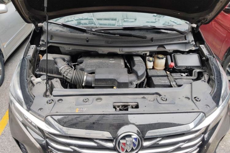 Used Buick GL8 2023 Facelifted Land Cruiser Executive Luxury Version Engine Bay