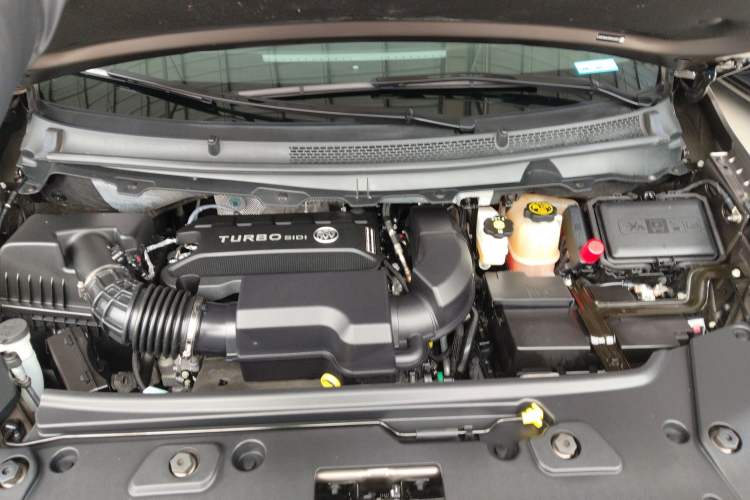 Used Buick GL8 2023 Land Executive Class 652T Luxury Model Engine Bay