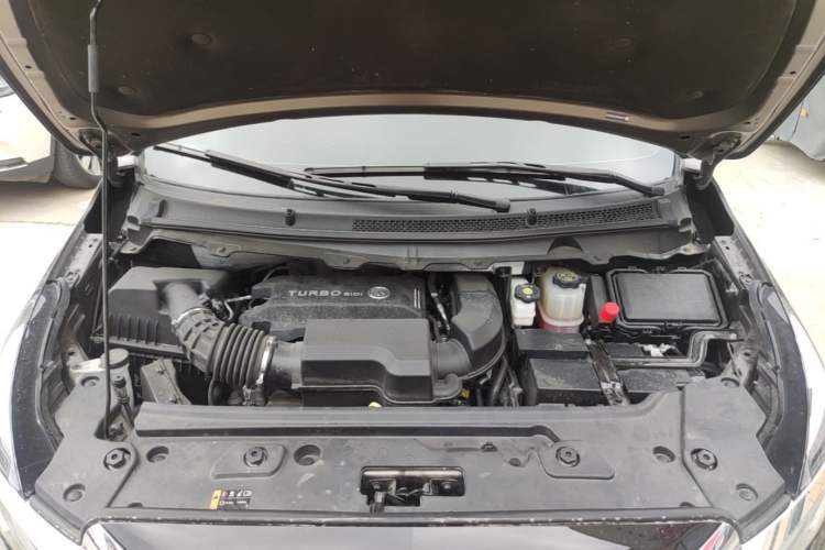 Used Buick GL8 2023 Land Executive Class Comfort Model Engine Bay