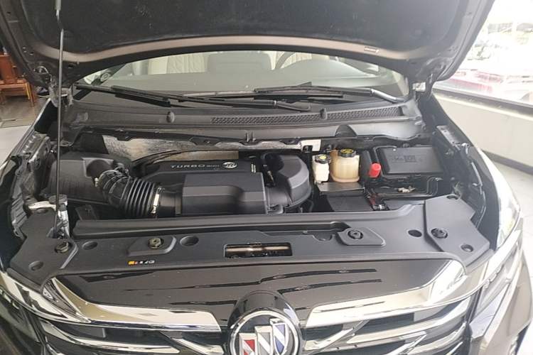 Used Buick GL8 2023 Land Executive Class Comfort Model Engine Bay