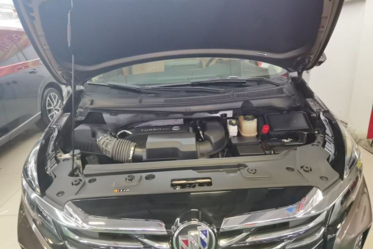 Used Buick GL8 2023 Land Executive Class Deluxe Model Engine Bay