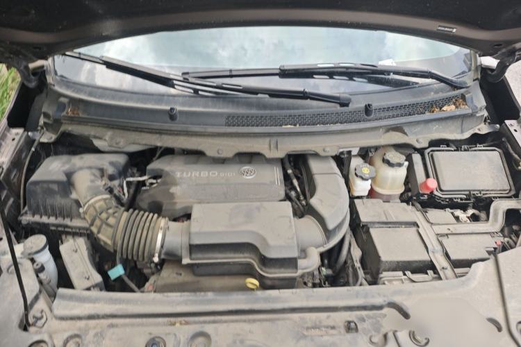 Used Buick GL8 2023 Facelifted Land Cruiser Executive Luxury Version Engine Bay