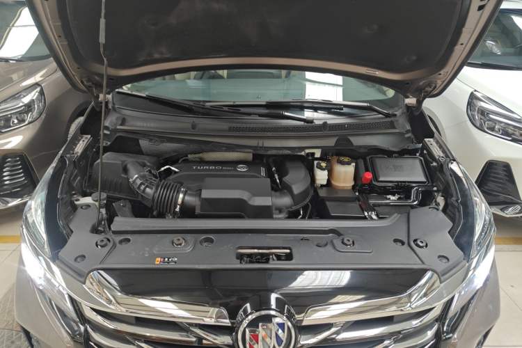 Used Buick GL8 2023 Facelifted Land Cruiser Executive Luxury Version Engine Bay