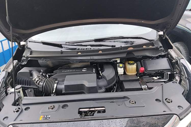 Used Buick GL8 2023 Land Executive Class Smart Enjoyment Model Engine Bay