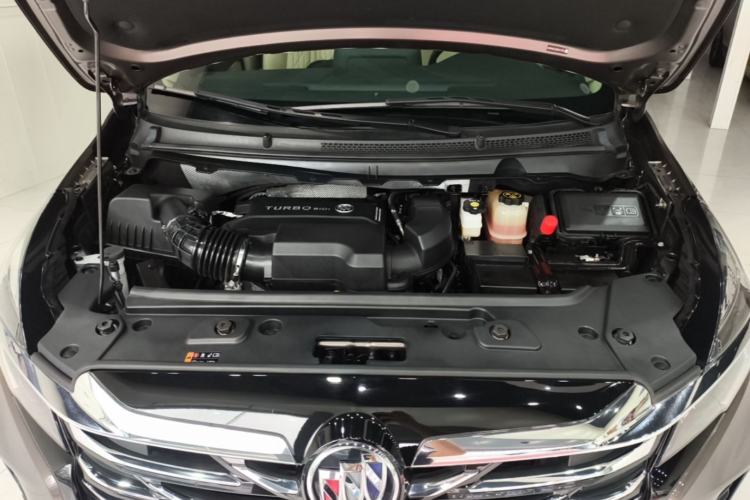 Used Buick GL8 2023 Facelifted Land Cruiser Executive Luxury Version Engine Bay