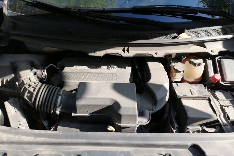 Used Buick GL8 2023 Land Executive Class Comfort Model Engine Bay