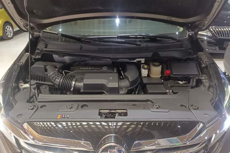 Used Buick GL8 2023 Facelifted Land Cruiser Executive Luxury Version Engine Bay