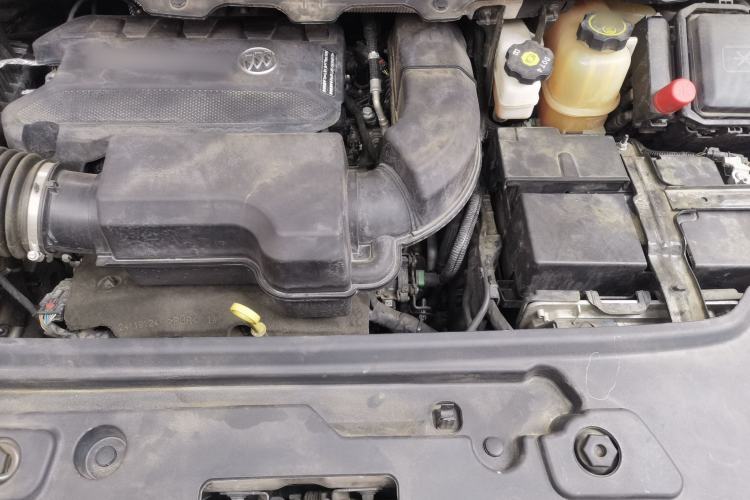 Used Buick GL8 2023 Facelifted Land Cruiser Executive Luxury Version Engine Bay