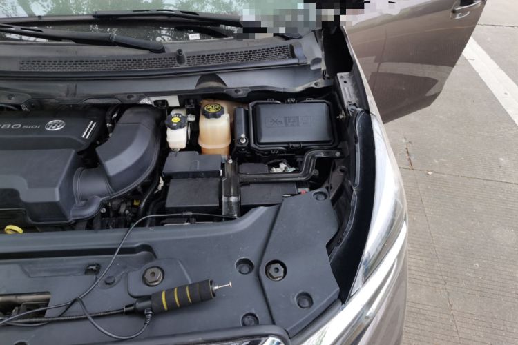 Used Buick GL8 2023 Land Executive Class Comfort Model Engine Bay Left
