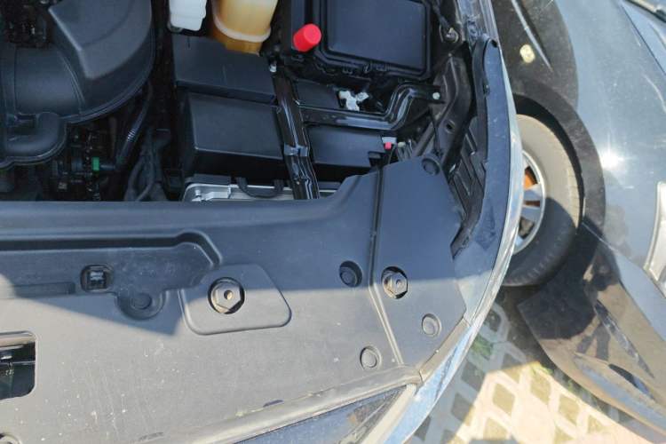 Used Buick GL8 2023 Land Executive Class Smart Enjoyment Model Engine Bay Left