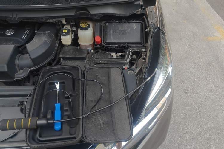 Used Buick GL8 2023 Land Executive Class Comfort Model Engine Bay Left