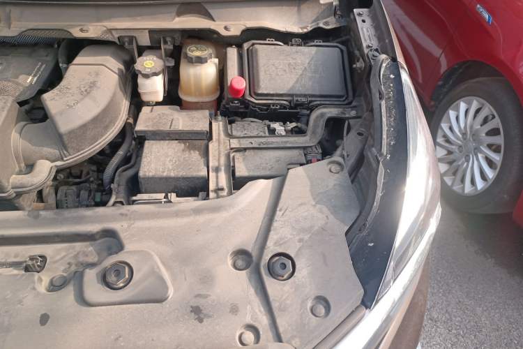 Used Buick GL8 2023 Land Executive Class Smart Enjoyment Model Engine Bay Left