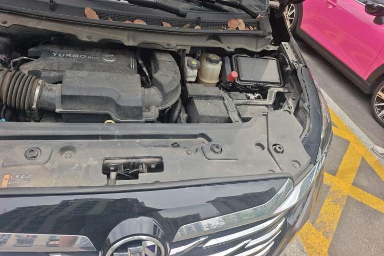 Used Buick GL8 2023 Land Executive Class Comfort Model Engine Bay Left