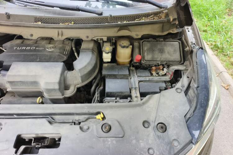Used Buick GL8 2023 Land Executive Class Smart Enjoyment Model Engine Bay Left