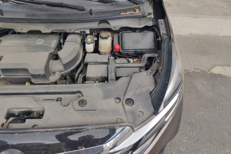 Used Buick GL8 2023 Land Executive Class Smart Enjoyment Model Engine Bay Left