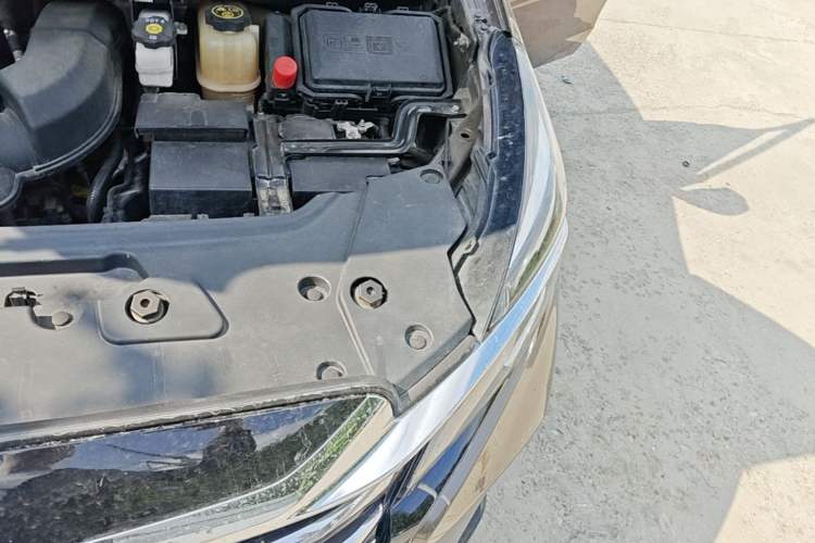Used Buick GL8 2023 Land Executive Class 652T Luxury Model Engine Bay Left
