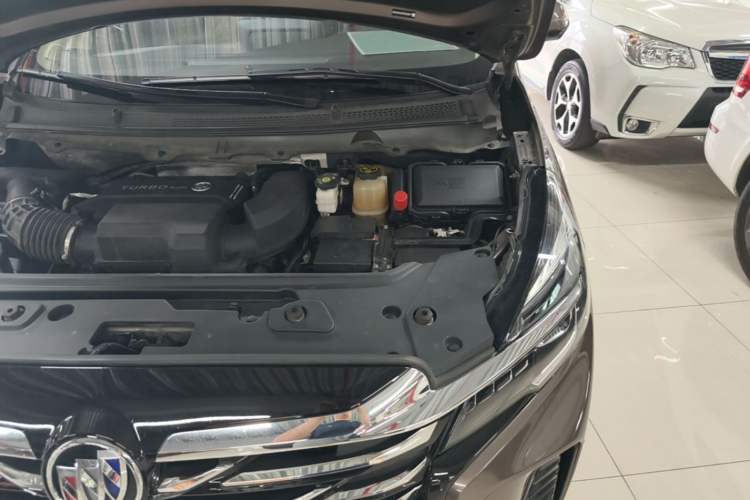 Used Buick GL8 2023 Facelifted Land Cruiser Executive Luxury Version Engine Bay Left