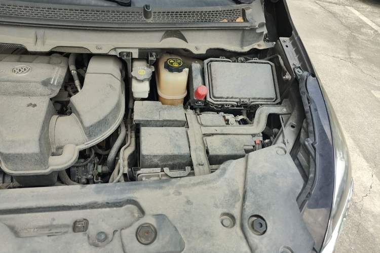Used Buick GL8 2023 Land Executive Class Smart Enjoyment Model Engine Bay Left