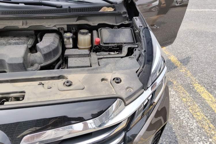 Used Buick GL8 2023 Land Executive Class Smart Enjoyment Model Engine Bay Left
