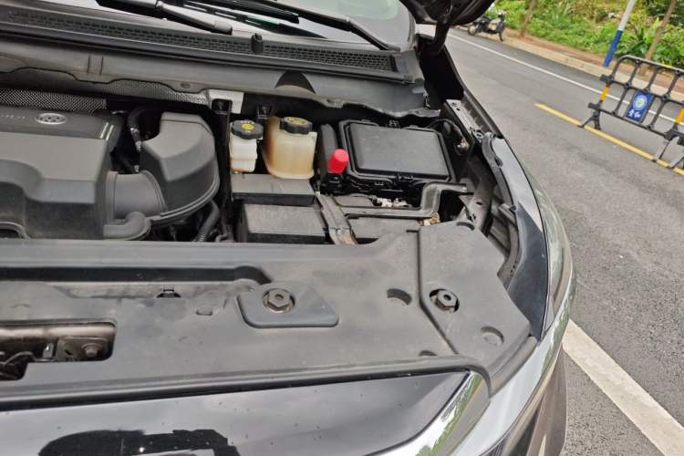 Used Buick GL8 2023 Land Executive Class Smart Enjoyment Model Engine Bay Left