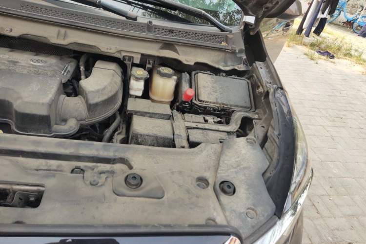 Used Buick GL8 2023 Land Executive Class Smart Enjoyment Model Engine Bay Left