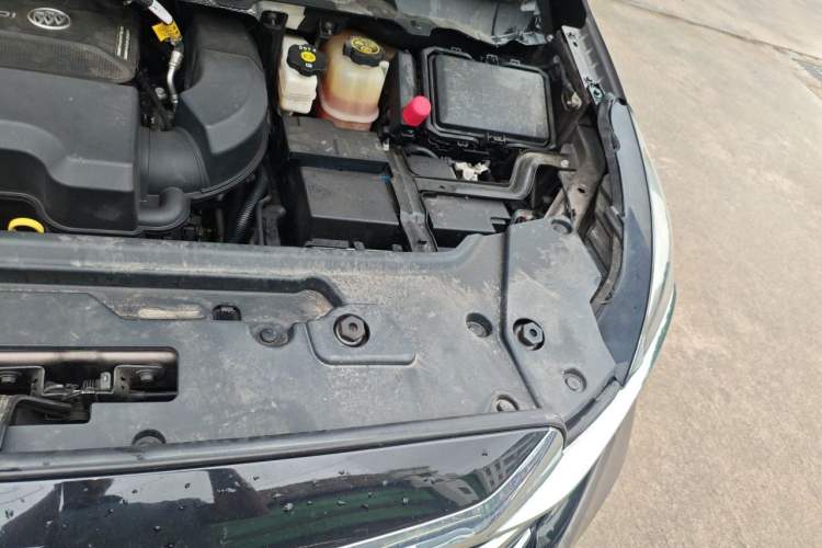 Used Buick GL8 2023 Land Executive Class Smart Enjoyment Model Engine Bay Left