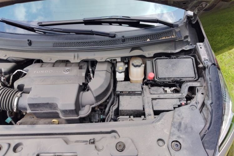 Used Buick GL8 2023 Facelifted Land Cruiser Executive Luxury Version Engine Bay Left
