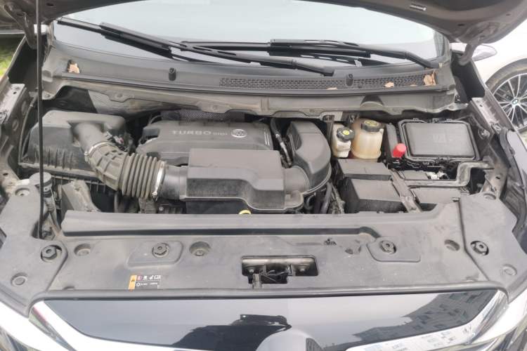 Used Buick GL8 2023 Land Executive Class 652T Luxury Model Engine Bay