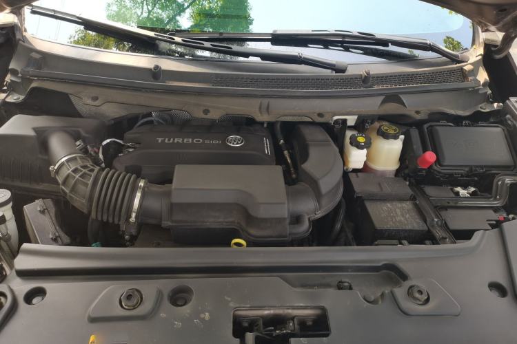 Used Buick GL8 2023 Facelifted Land Cruiser Executive Luxury Version Engine Bay