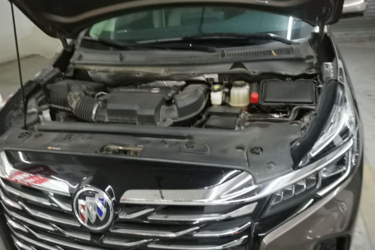 Used Buick GL8 2023 Facelifted Land Cruiser Executive Luxury Version Engine Bay