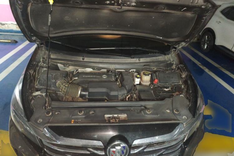 Used Buick GL8 2023 Facelifted Land Cruiser Executive Luxury Version Engine Bay
