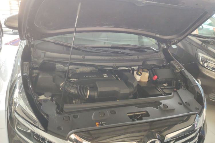 Used Buick GL8 2023 Land Executive Class Comfort Model Engine Bay