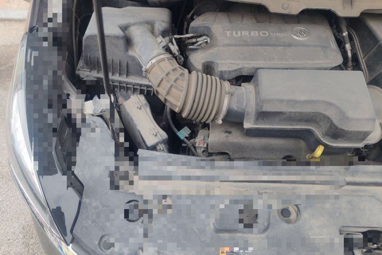 Used Buick GL8 2023 Land Executive Class Comfort Model Engine Bay Right