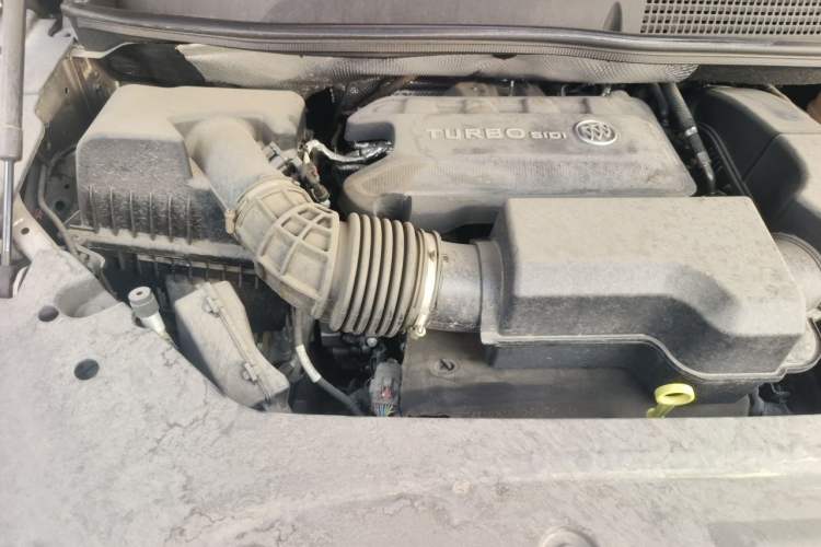 Used Buick GL8 2023 ES Lu Zun Deluxe and Yue Edition Engine Bay Right