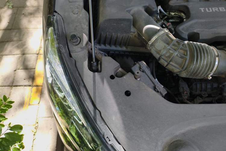 Used Buick GL8 2023 Avenir Aivia Six-Seat Deluxe Edition Engine Bay Right
