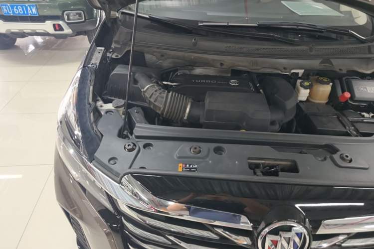 Used Buick GL8 2023 Facelifted Land Cruiser Executive Luxury Version Engine Bay Right