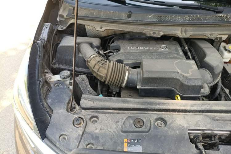 Used Buick GL8 2023 Land Executive Class Comfort Model Engine Bay Right