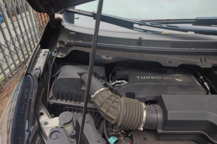 Used Buick GL8 2023 Facelifted Land Cruiser Executive Luxury Version Engine Bay Right