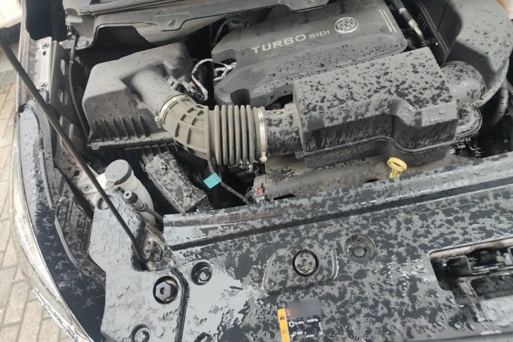 Used Buick GL8 2023 Facelifted Land Cruiser Executive Luxury Version Engine Bay Right