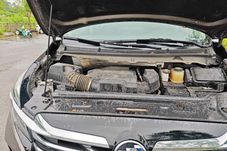 Used Buick GL8 2023 Land Executive Class Comfort Model Engine Bay Right