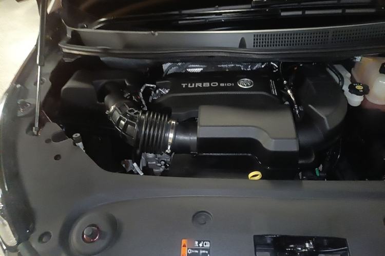 Used Buick GL8 2023 ES Lu Zun Luxury Model Engine Bay Right