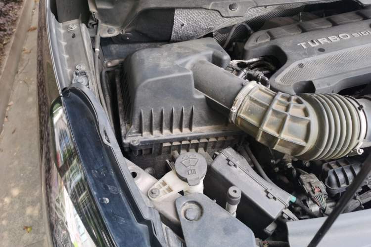 Used Buick GL8 2023 Land Executive Class 652T Luxury Model Engine Bay Right