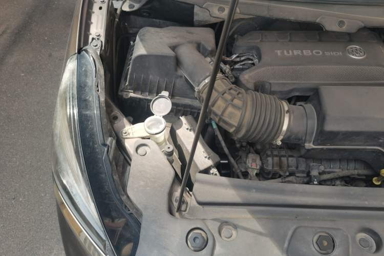 Used Buick GL8 2023 Land Executive Class Smart Enjoyment Model Engine Bay Right