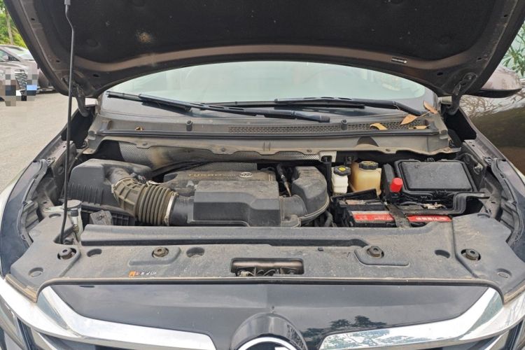Used Buick GL8 2023 Land Executive Class Comfort Model Engine Bay